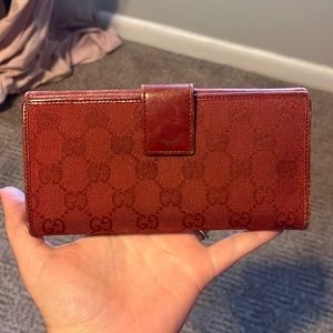 Authentic Gucci wallet